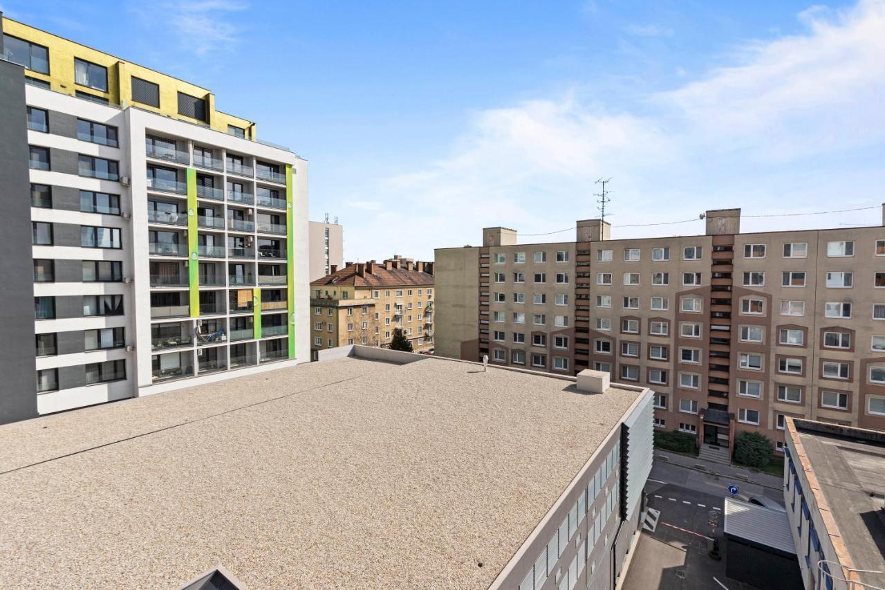 Lam Black - Ac - Balcony Lägenhet Bratislava Exteriör bild